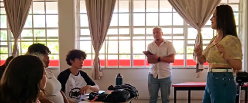 Visitamos con mucho entusiasmo a los jóvenes que participan en el curso de Preparación